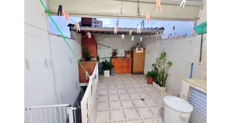 Ótimo Sobrado à venda no Bairro do Conjunto Residencial Vista Verde na Rua Ricardo Abed