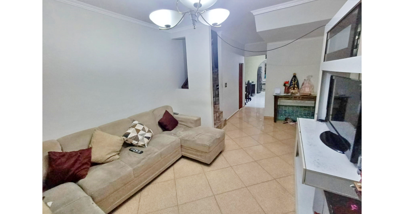 Ótimo Sobrado à venda no Bairro do Conjunto Residencial Vista Verde na Rua Ricardo Abed