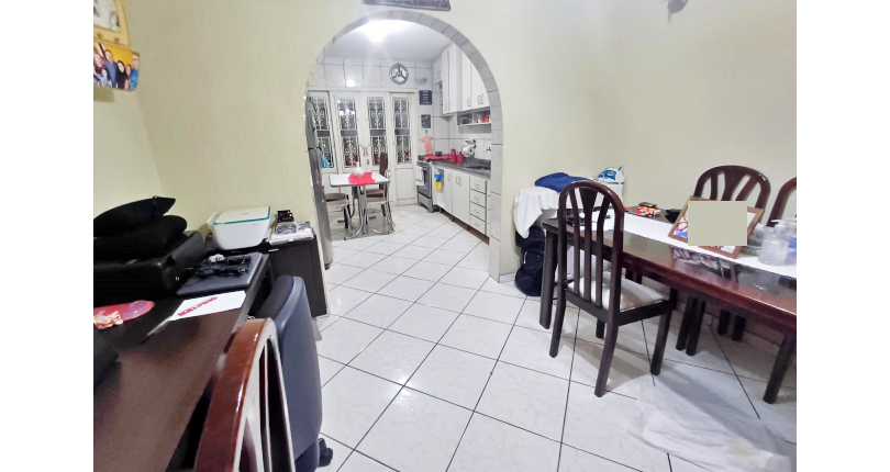 Ótimo Sobrado à venda no Bairro do Conjunto Residencial Vista Verde na Rua Ricardo Abed