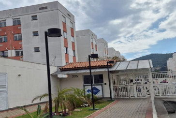Belo Apartamento à venda no Jaraguá na Avenida Doutor José Maniero 225