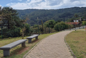 Belo Apartamento à venda no Jaraguá na Avenida Doutor José Maniero 225