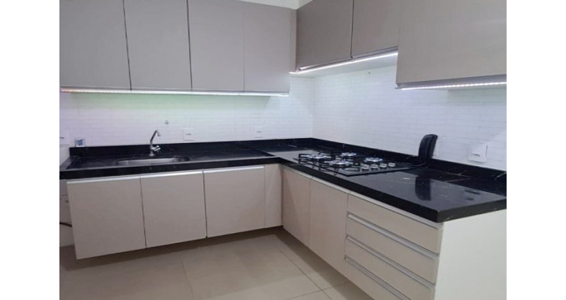 Belo Apartamento à venda no Jaraguá na Avenida Doutor José Maniero 225