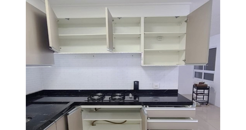 Belo Apartamento à venda no Jaraguá na Avenida Doutor José Maniero 225