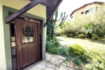 Linda Casa de Condomínio com Conforto e elegância à venda no Bairro da Chácara Jaraguá na Rua Santana do Araguaia