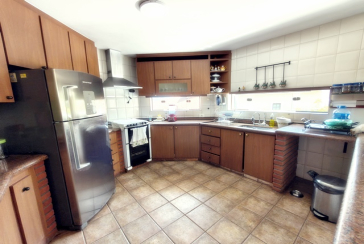 Linda Casa de Condomínio com Conforto e elegância à venda no Bairro da Chácara Jaraguá na Rua Santana do Araguaia