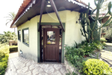 Linda Casa de Condomínio com Conforto e elegância à venda no Bairro da Chácara Jaraguá na Rua Santana do Araguaia