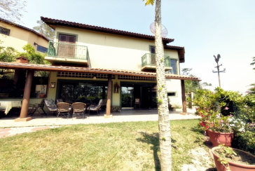 Linda Casa de Condomínio com Conforto e elegância à venda no Bairro da Chácara Jaraguá na Rua Santana do Araguaia