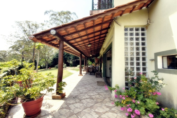 Linda Casa de Condomínio com Conforto e elegância à venda no Bairro da Chácara Jaraguá na Rua Santana do Araguaia