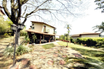 Linda Casa de Condomínio com Conforto e elegância à venda no Bairro da Chácara Jaraguá na Rua Santana do Araguaia