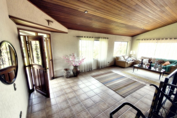 Linda Casa de Condomínio com Conforto e elegância à venda no Bairro da Chácara Jaraguá na Rua Santana do Araguaia