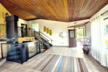 Linda Casa de Condomínio com Conforto e elegância à venda no Bairro da Chácara Jaraguá na Rua Santana do Araguaia