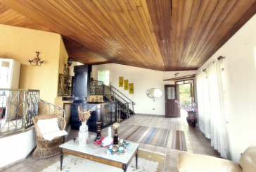 Linda Casa de Condomínio com Conforto e elegância à venda no Bairro da Chácara Jaraguá na Rua Santana do Araguaia