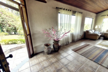 Linda Casa de Condomínio com Conforto e elegância à venda no Bairro da Chácara Jaraguá na Rua Santana do Araguaia