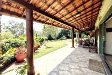 Linda Casa de Condomínio com Conforto e elegância à venda no Bairro da Chácara Jaraguá na Rua Santana do Araguaia