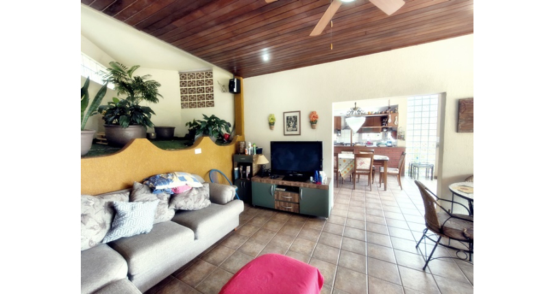 Linda Casa de Condomínio com Conforto e elegância à venda no Bairro da Chácara Jaraguá na Rua Santana do Araguaia