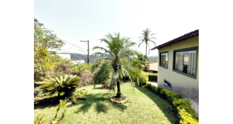 Linda Casa de Condomínio com Conforto e elegância à venda no Bairro da Chácara Jaraguá na Rua Santana do Araguaia
