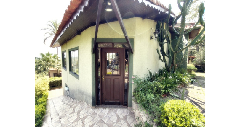 Linda Casa de Condomínio com Conforto e elegância à venda no Bairro da Chácara Jaraguá na Rua Santana do Araguaia