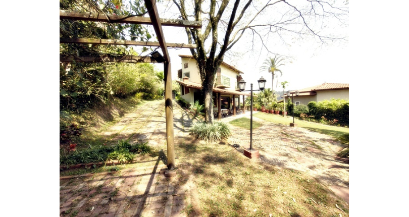 Linda Casa de Condomínio com Conforto e elegância à venda no Bairro da Chácara Jaraguá na Rua Santana do Araguaia