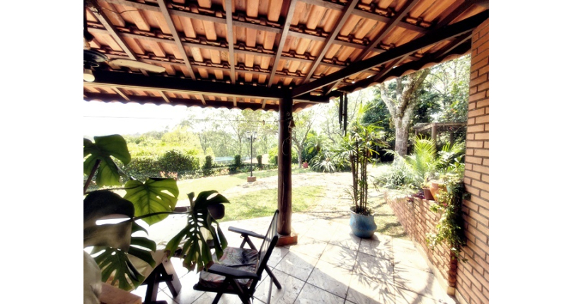 Linda Casa de Condomínio com Conforto e elegância à venda no Bairro da Chácara Jaraguá na Rua Santana do Araguaia