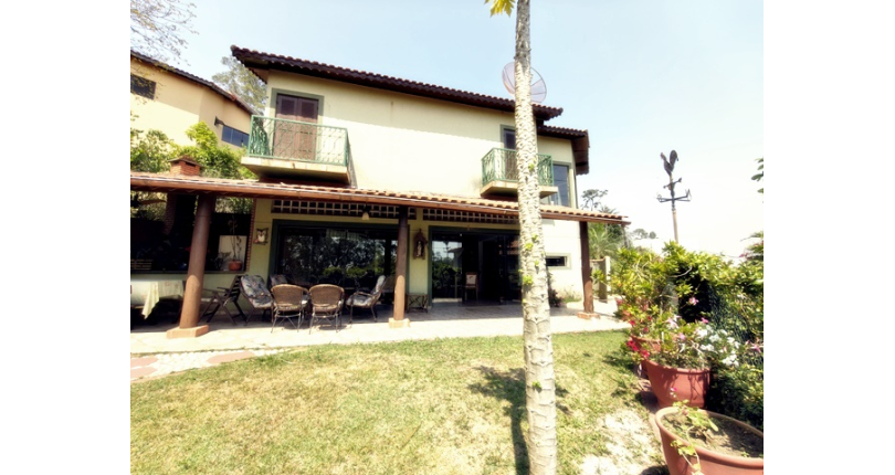 Linda Casa de Condomínio com Conforto e elegância à venda no Bairro da Chácara Jaraguá na Rua Santana do Araguaia