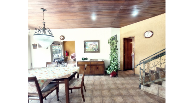 Linda Casa de Condomínio com Conforto e elegância à venda no Bairro da Chácara Jaraguá na Rua Santana do Araguaia