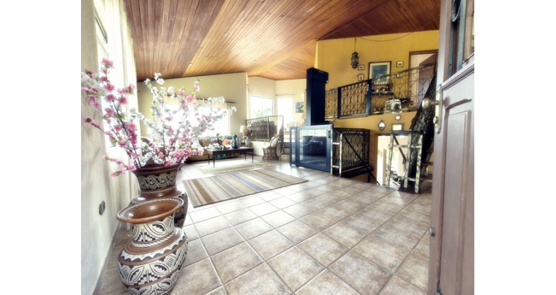 Linda Casa de Condomínio com Conforto e elegância à venda no Bairro da Chácara Jaraguá na Rua Santana do Araguaia