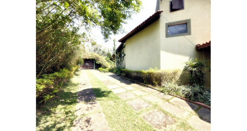 Linda Casa de Condomínio com Conforto e elegância à venda no Bairro da Chácara Jaraguá na Rua Santana do Araguaia