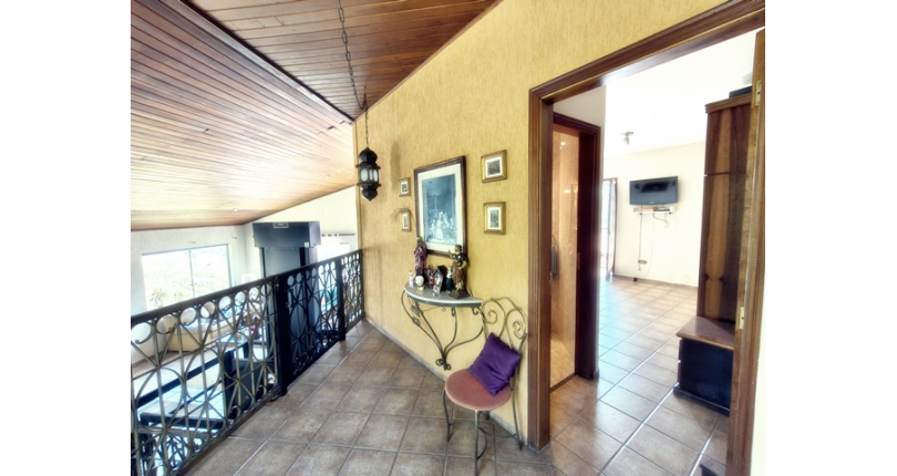 Linda Casa de Condomínio com Conforto e elegância à venda no Bairro da Chácara Jaraguá na Rua Santana do Araguaia