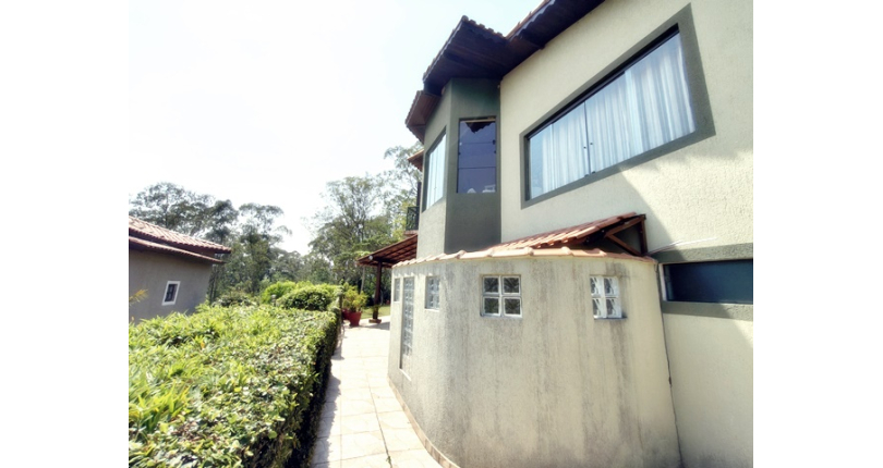 Linda Casa de Condomínio com Conforto e elegância à venda no Bairro da Chácara Jaraguá na Rua Santana do Araguaia
