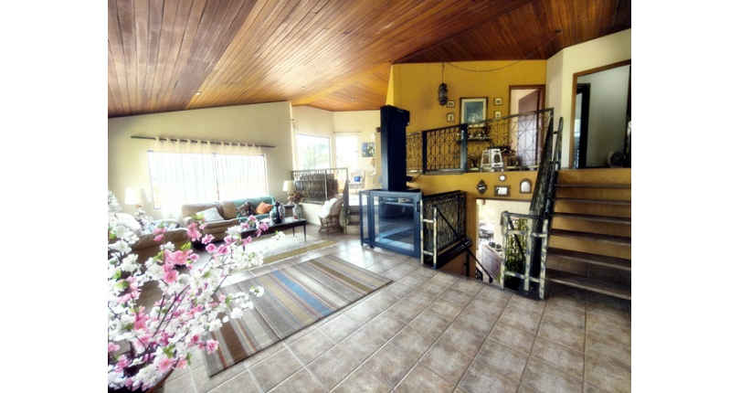 Linda Casa de Condomínio com Conforto e elegância à venda no Bairro da Chácara Jaraguá na Rua Santana do Araguaia