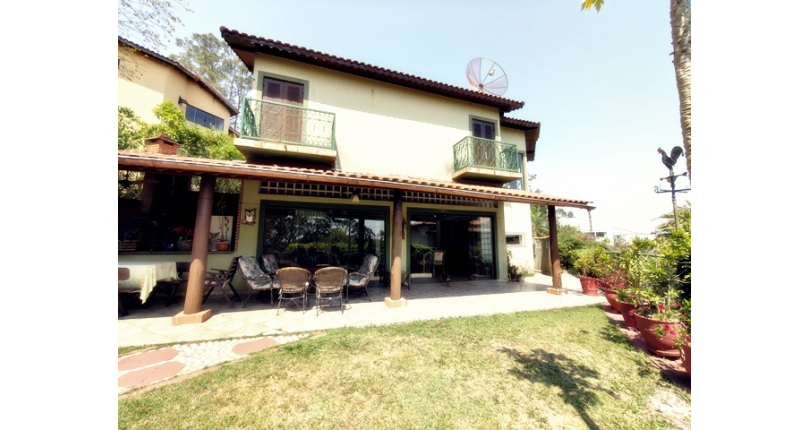 Linda Casa de Condomínio com Conforto e elegância à venda no Bairro da Chácara Jaraguá na Rua Santana do Araguaia