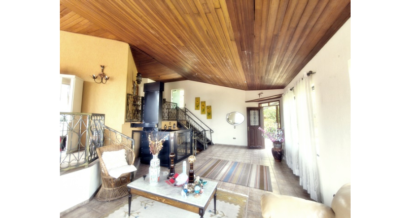 Linda Casa de Condomínio com Conforto e elegância à venda no Bairro da Chácara Jaraguá na Rua Santana do Araguaia