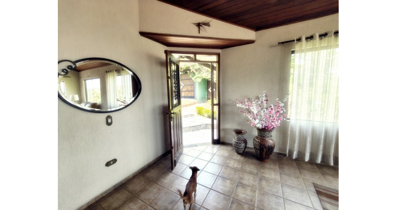 Linda Casa de Condomínio com Conforto e elegância à venda no Bairro da Chácara Jaraguá na Rua Santana do Araguaia