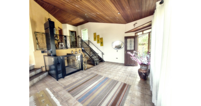 Linda Casa de Condomínio com Conforto e elegância à venda no Bairro da Chácara Jaraguá na Rua Santana do Araguaia