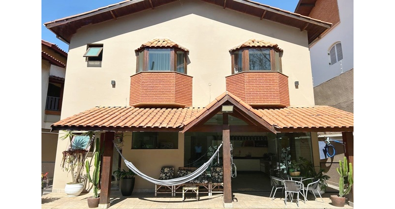  Sobrado de Alto Padrão à venda no Bairro do City América na Rua Icádio