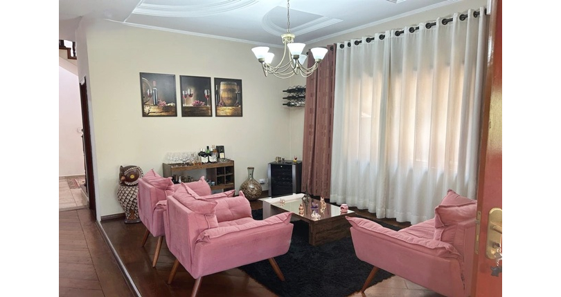  Sobrado de Alto Padrão à venda no Bairro do City América na Rua Icádio