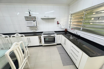 Belo Sobrado à venda no Bairro da Vila Boaçava na Rua Jurubim,