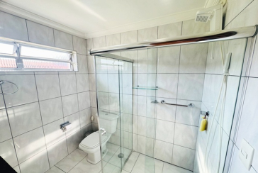 Belo Sobrado à venda no Bairro da Vila Boaçava na Rua Jurubim,