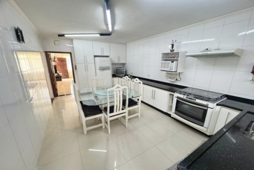 Belo Sobrado à venda no Bairro da Vila Boaçava na Rua Jurubim,