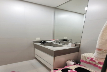 Belo Sobrado à venda no Bairro do Parque São Domingos na Rua Dirceu de Almeida,