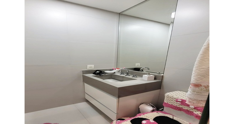 Belo Sobrado à venda no Bairro do Parque São Domingos na Rua Dirceu de Almeida,