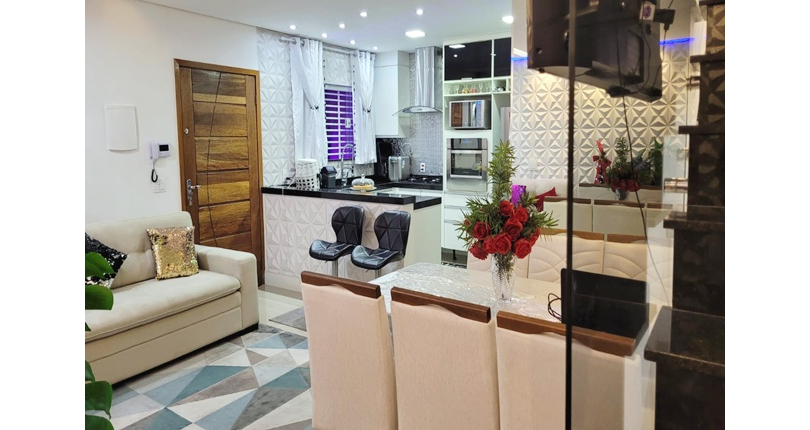 Belo Sobrado à venda no Bairro do Parque São Domingos na Rua Dirceu de Almeida,