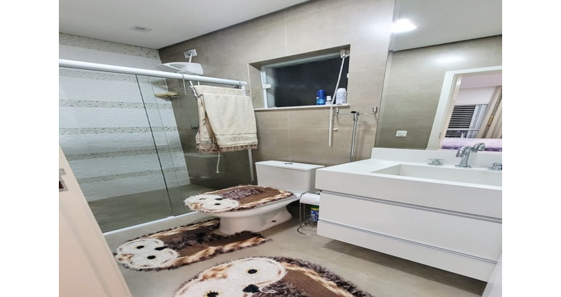 Belo Sobrado à venda no Bairro do Parque São Domingos na Rua Dirceu de Almeida,