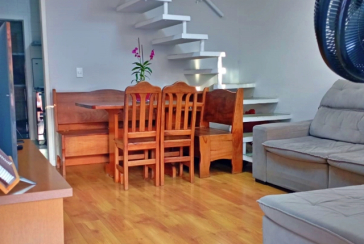 Belo Sobrado à venda no Bairro do Jaraguá na Rua Dona Gertrudes Jordão 257, no Condomínio Village Park