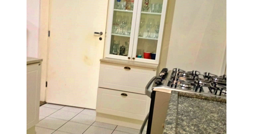 Belo Sobrado à venda no Bairro do Jaraguá na Rua Dona Gertrudes Jordão 257, no Condomínio Village Park