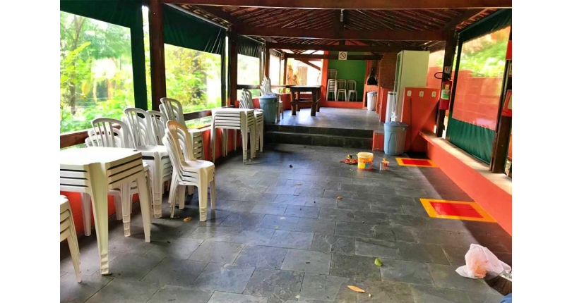 Belo Sobrado à venda no Bairro do Jaraguá na Rua Dona Gertrudes Jordão 257, no Condomínio Village Park