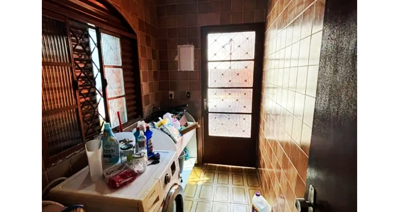 Casa à venda no BCasa à venda no Bairro da Lapa na Rua João Tibiriçáairro da Lapa na Rua João Tibiriçá