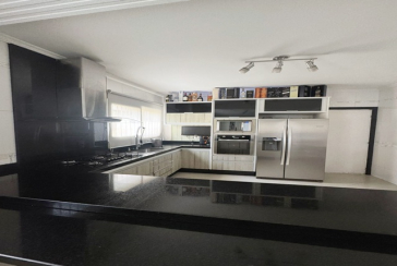 Sobrado à venda no Bairro do Parque São Domingos na Rua Waltrudes Correa