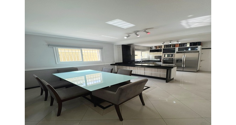 Sobrado à venda no Bairro do Parque São Domingos na Rua Waltrudes Correa