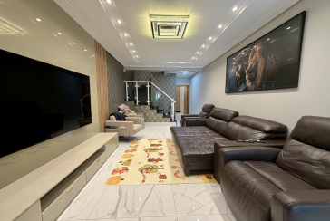 Lindo Sobrado semi novo à venda no Bairro do Parque São Domingos na Rua José Tobias dos Santos, 